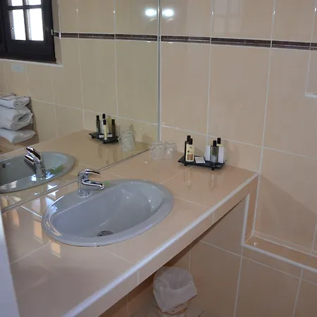 La Bergerie Du Cap 3* 아그